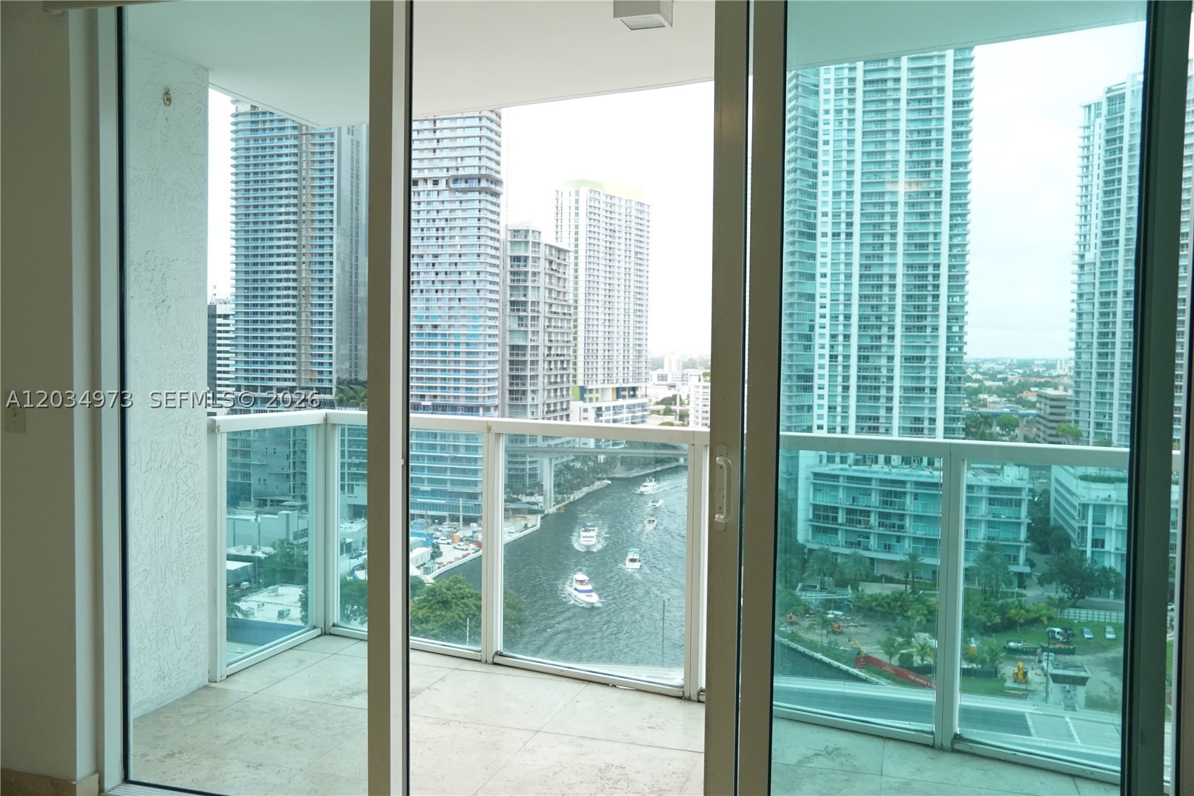31 SE 5th St #2205, Miami FL 33131