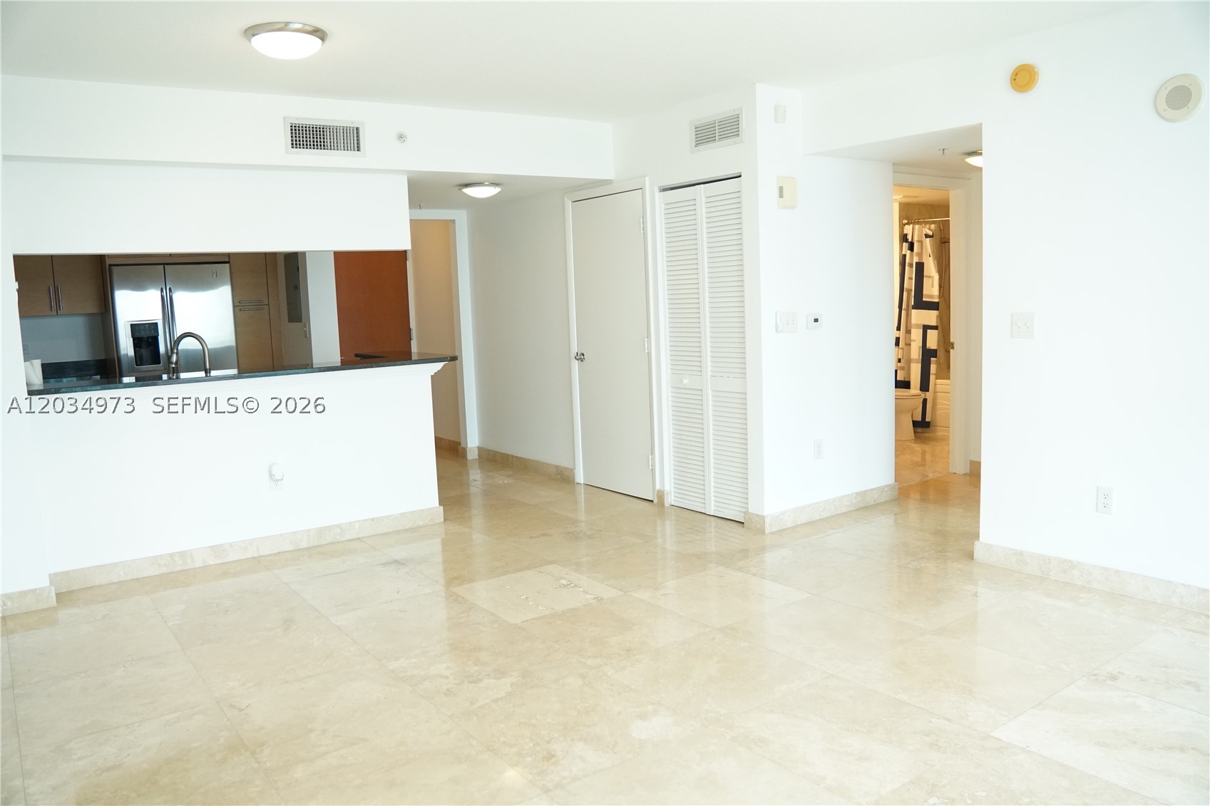 31 SE 5th St #2205, Miami FL 33131