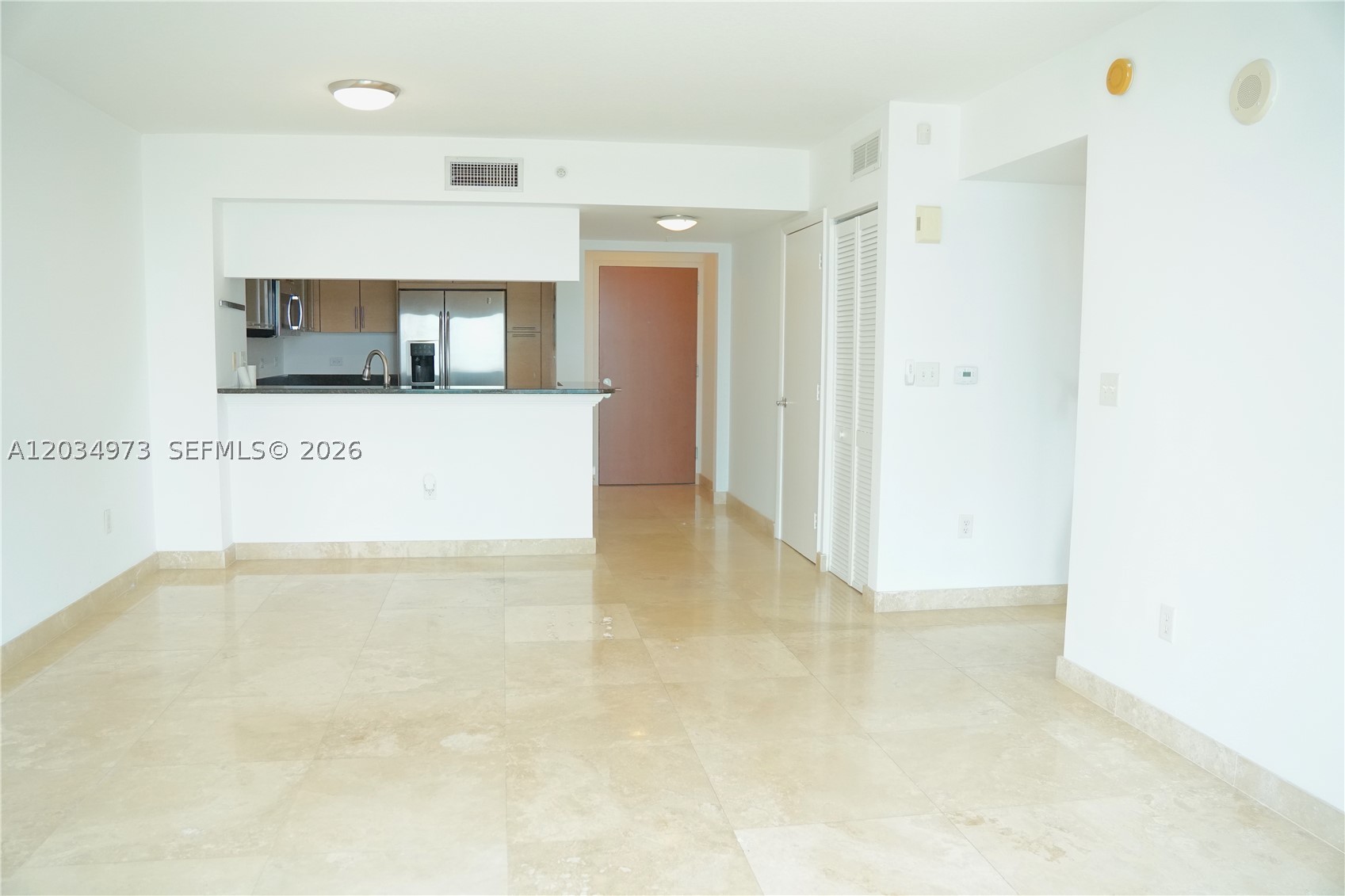 31 SE 5th St #2205, Miami FL 33131