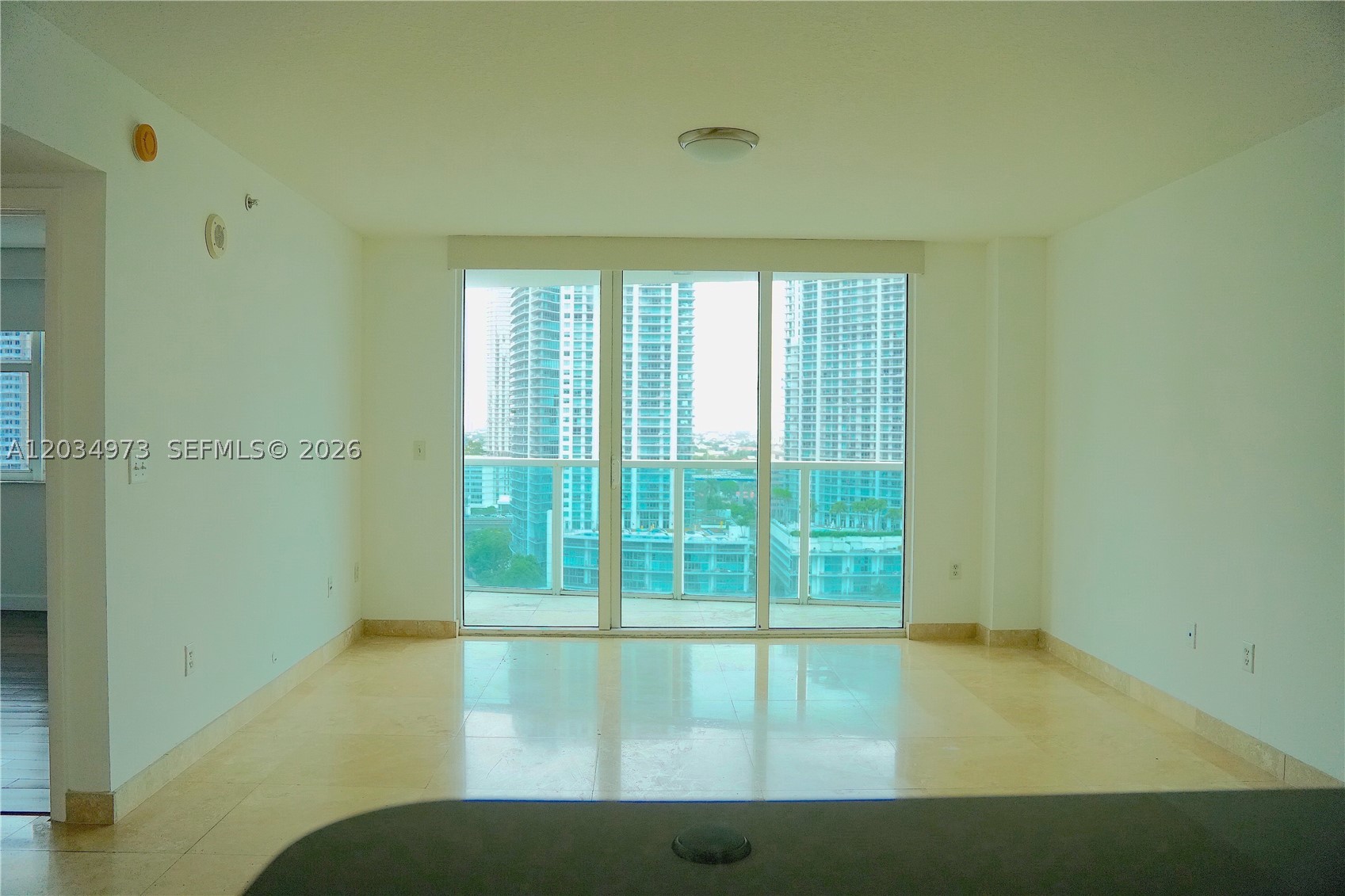 31 SE 5th St #2205, Miami FL 33131