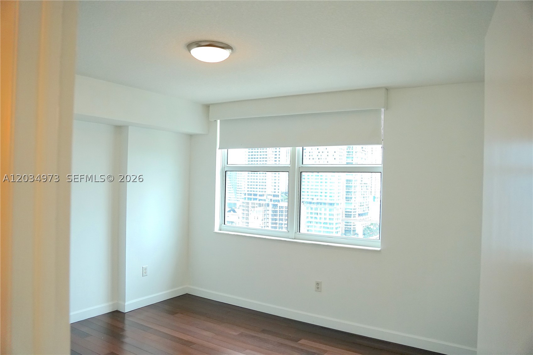 31 SE 5th St #2205, Miami FL 33131
