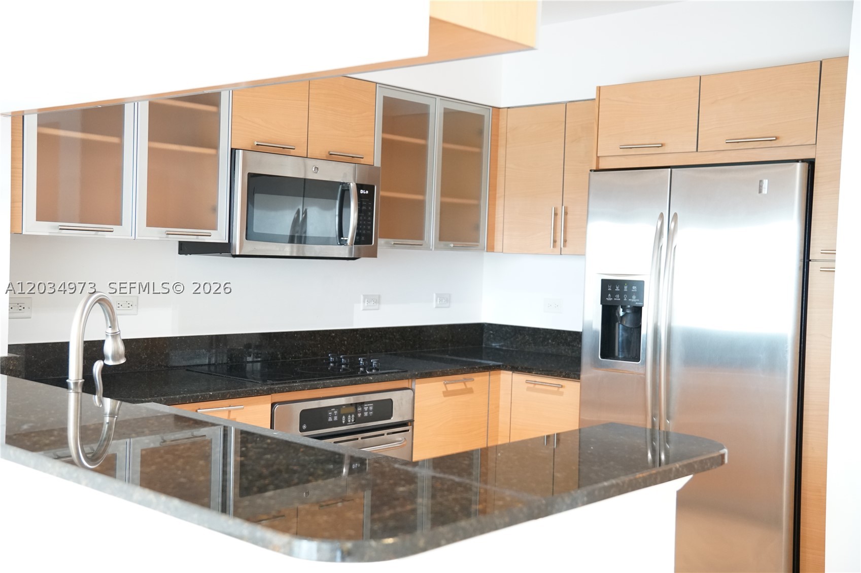 31 SE 5th St #2205, Miami FL 33131