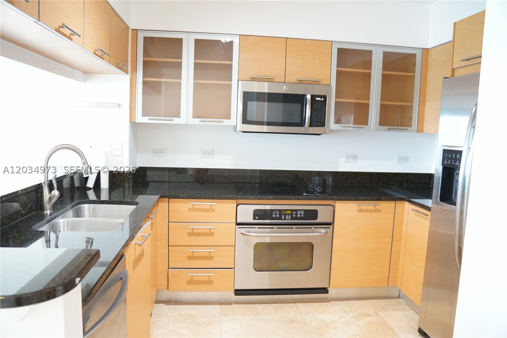 31 SE 5th St #2205, Miami FL 33131