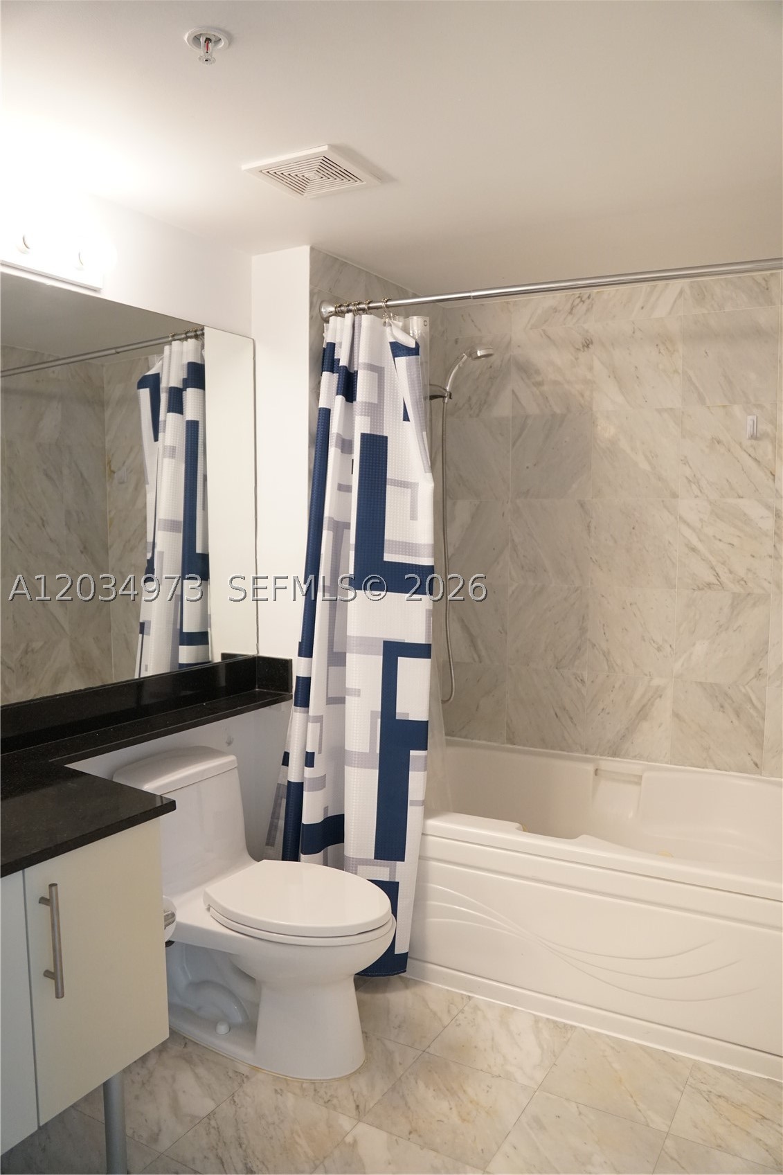 31 SE 5th St #2205, Miami FL 33131