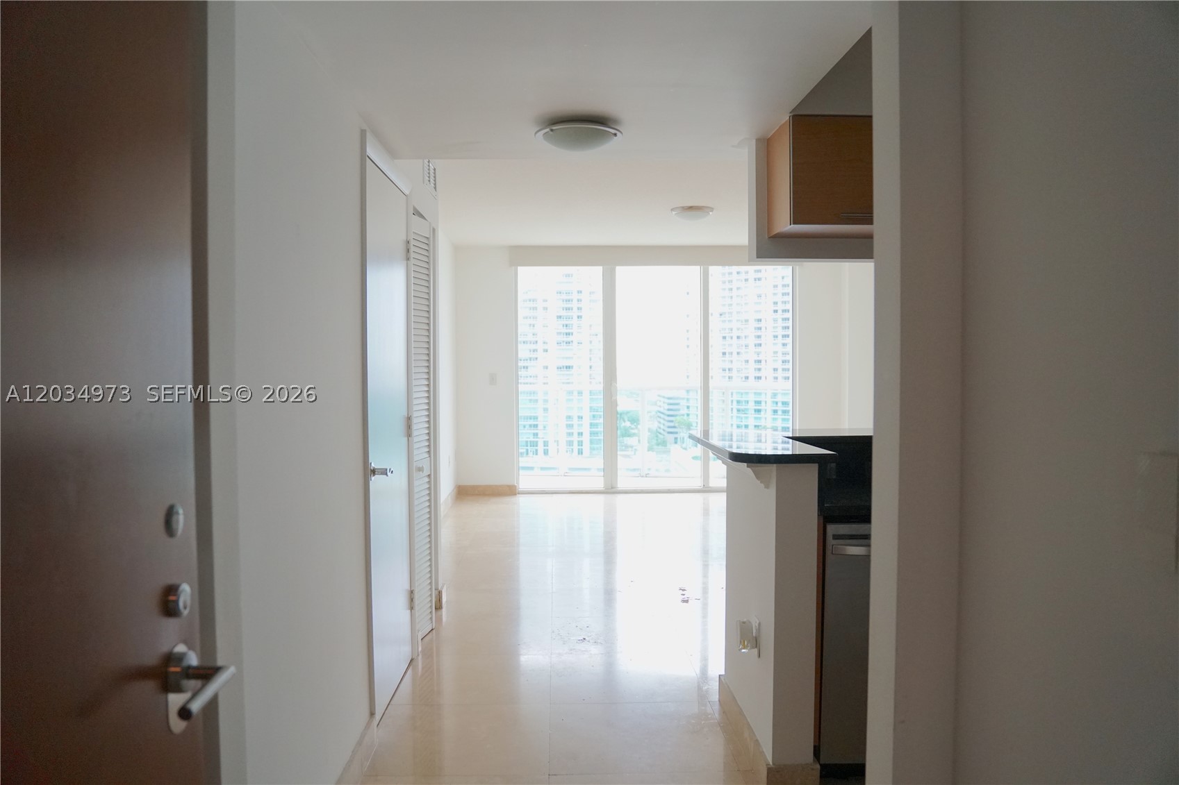 31 SE 5th St #2205, Miami FL 33131