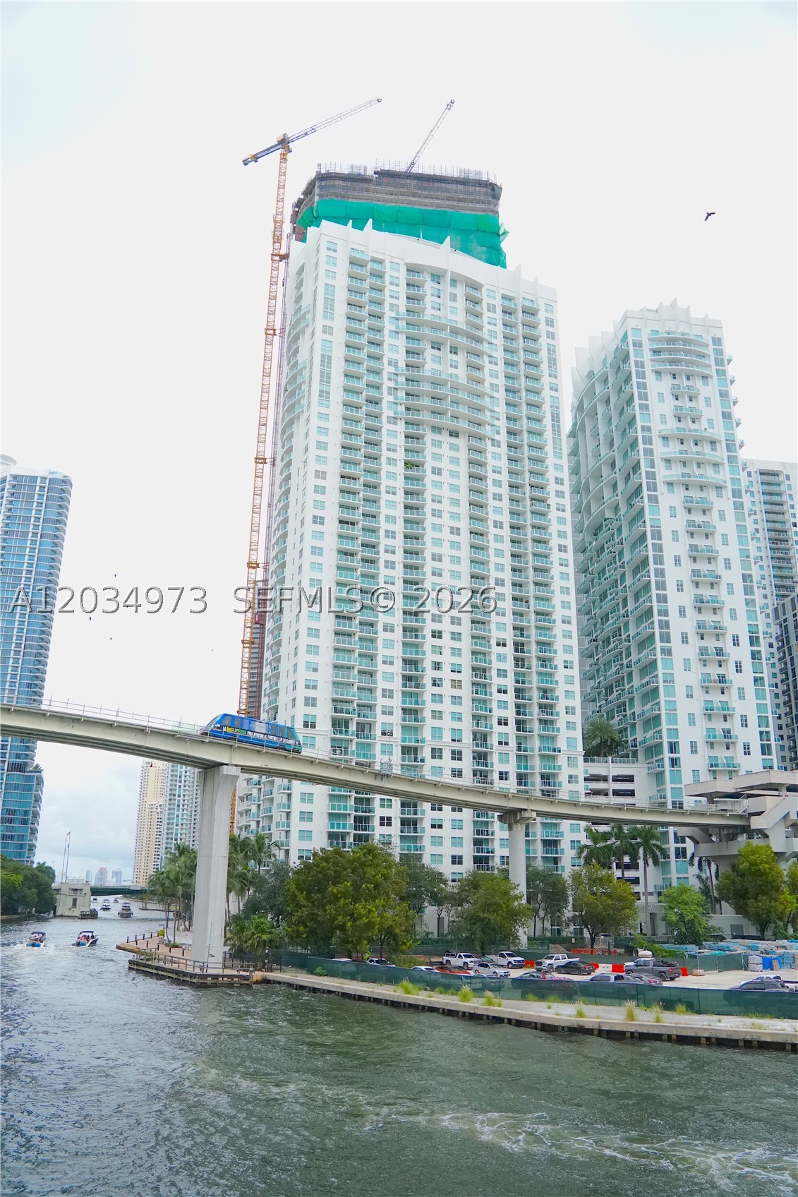 31 SE 5th St #2205, Miami FL 33131