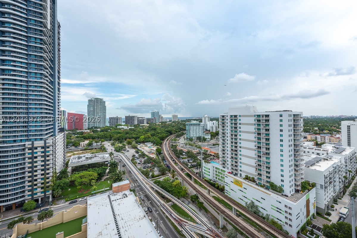 79 SW 12th St #2303-S, Miami FL 33130