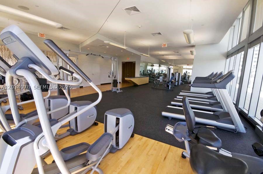 79 SW 12th St #2303-S, Miami FL 33130