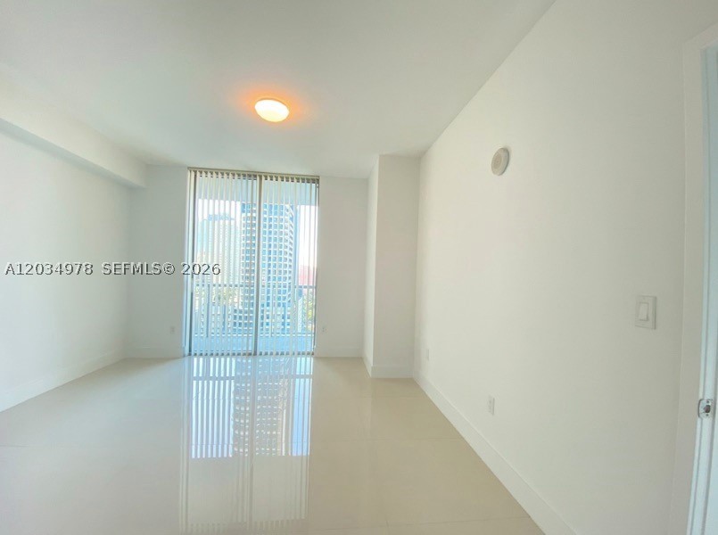 79 SW 12th St #2303-S, Miami FL 33130