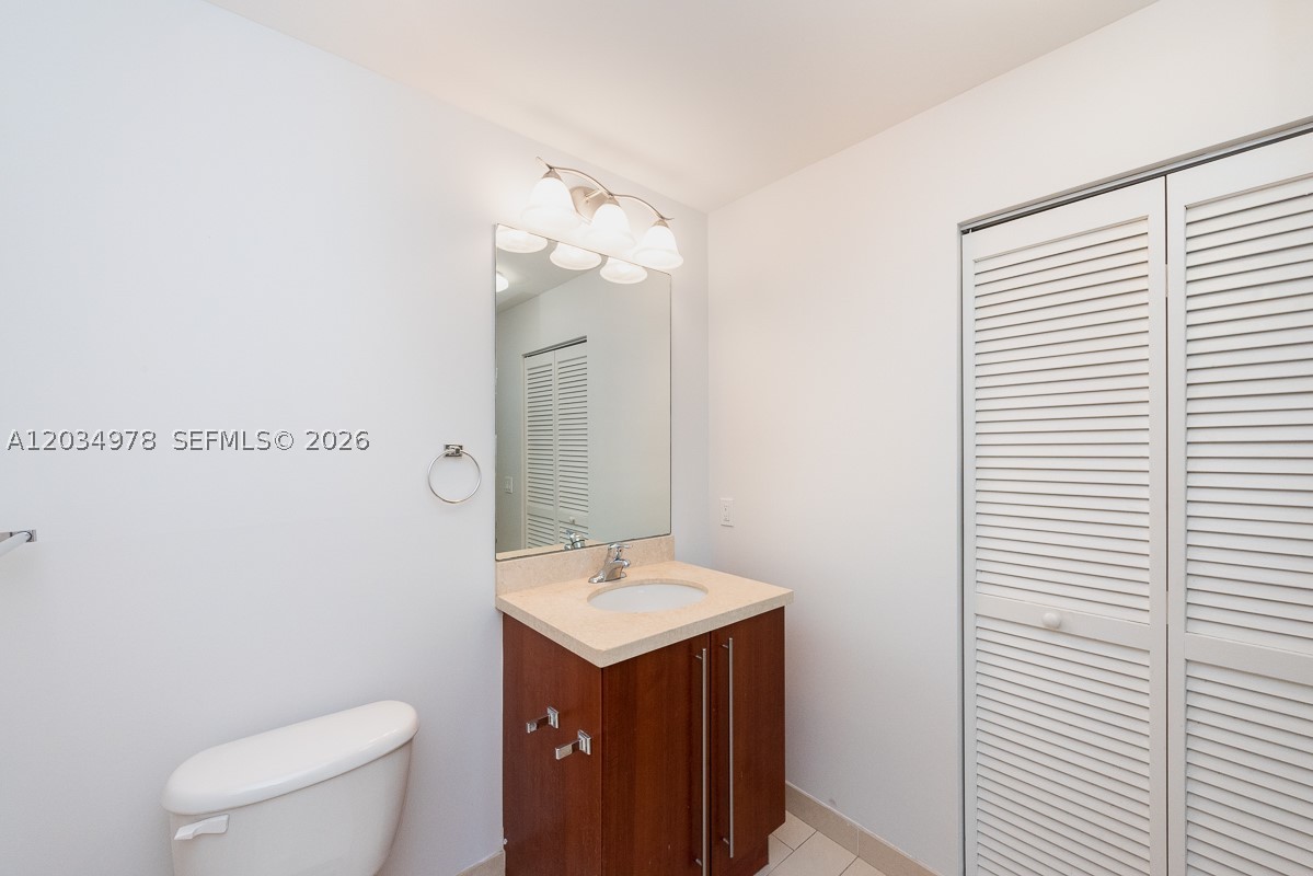 79 SW 12th St #2303-S, Miami FL 33130