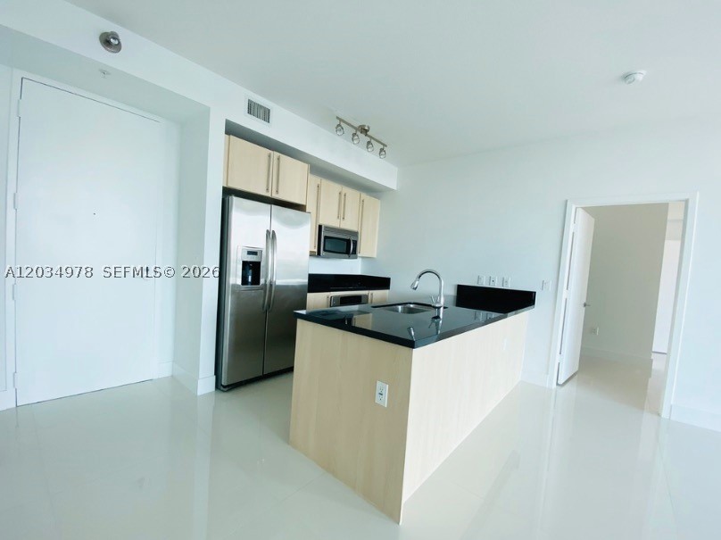 79 SW 12th St #2303-S, Miami FL 33130