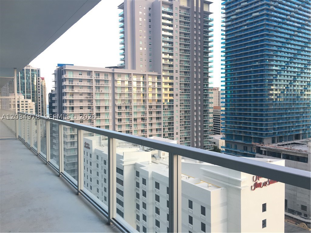 79 SW 12th St #2303-S, Miami FL 33130