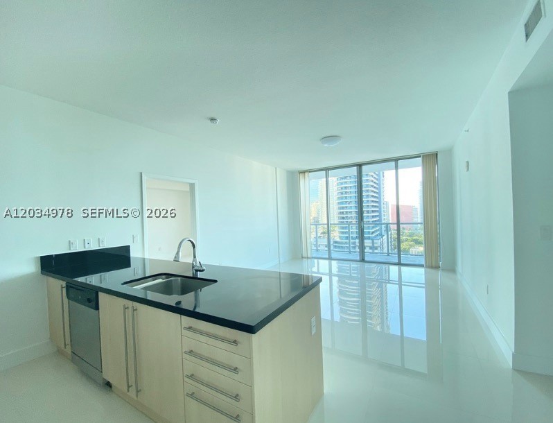 79 SW 12th St #2303-S, Miami FL 33130