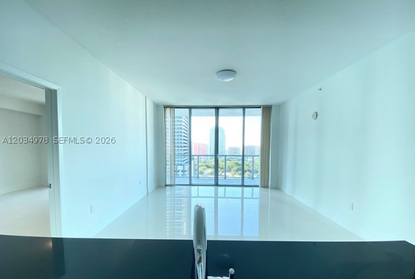 79 SW 12th St #2303-S, Miami FL 33130