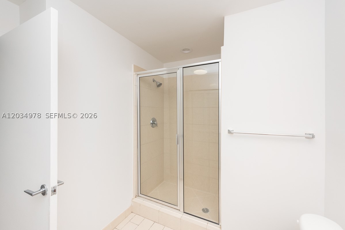 79 SW 12th St #2303-S, Miami FL 33130