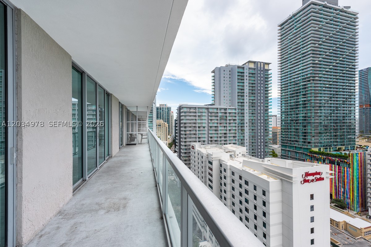 79 SW 12th St #2303-S, Miami FL 33130
