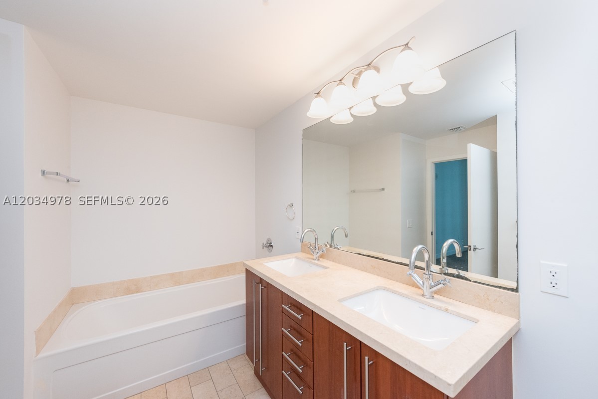 79 SW 12th St #2303-S, Miami FL 33130