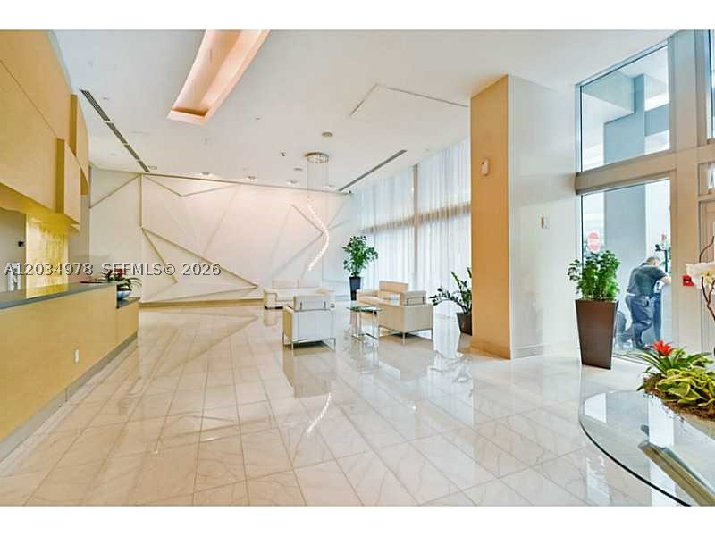 79 SW 12th St #2303-S, Miami FL 33130