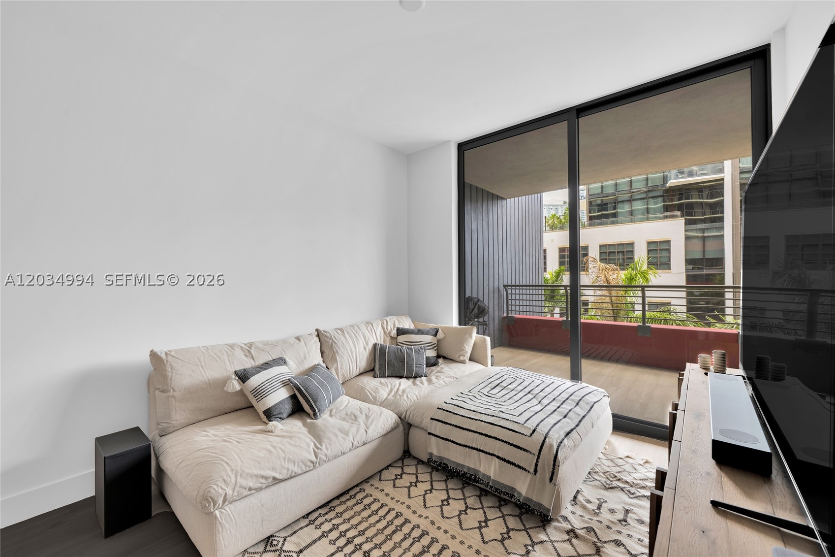 90 NE 32nd #406, Miami FL 33127