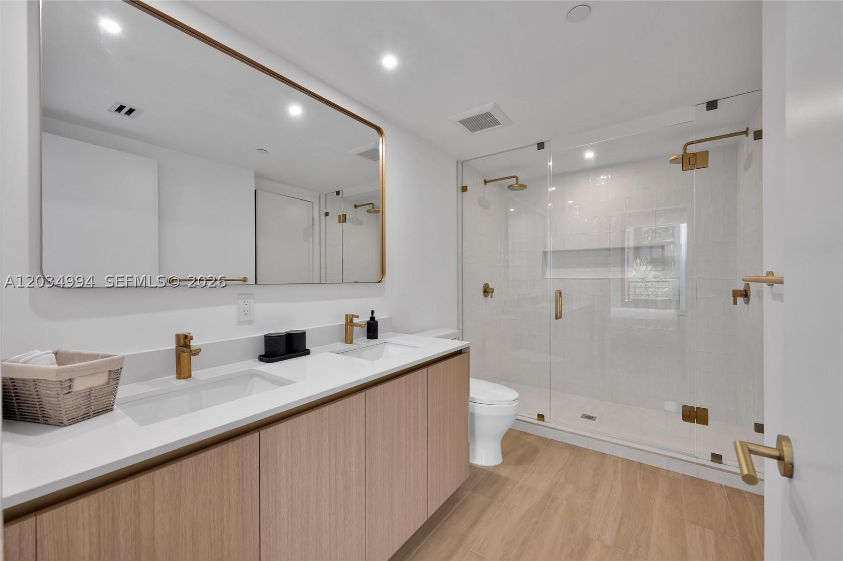 90 NE 32nd #406, Miami FL 33127