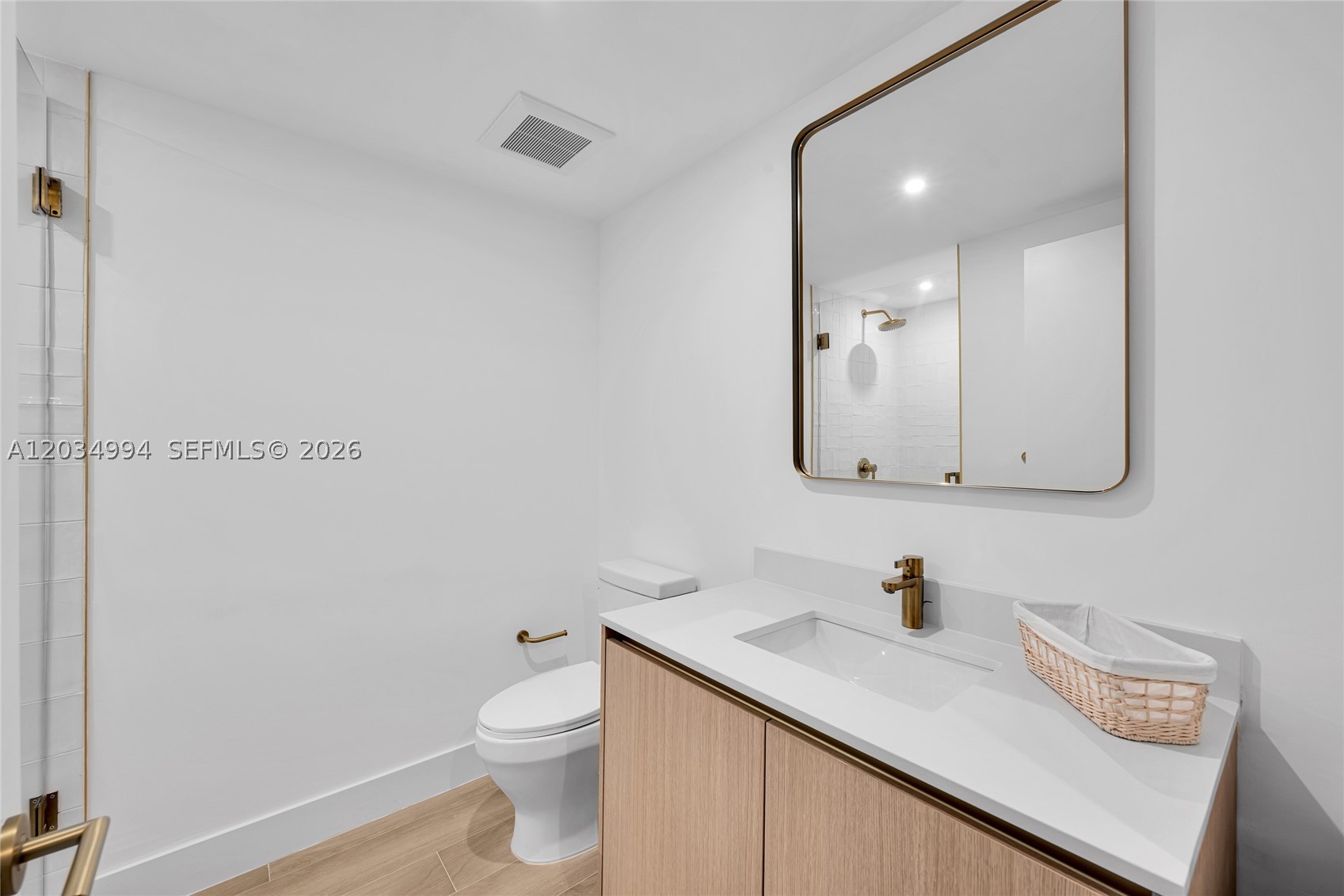 90 NE 32nd #406, Miami FL 33127