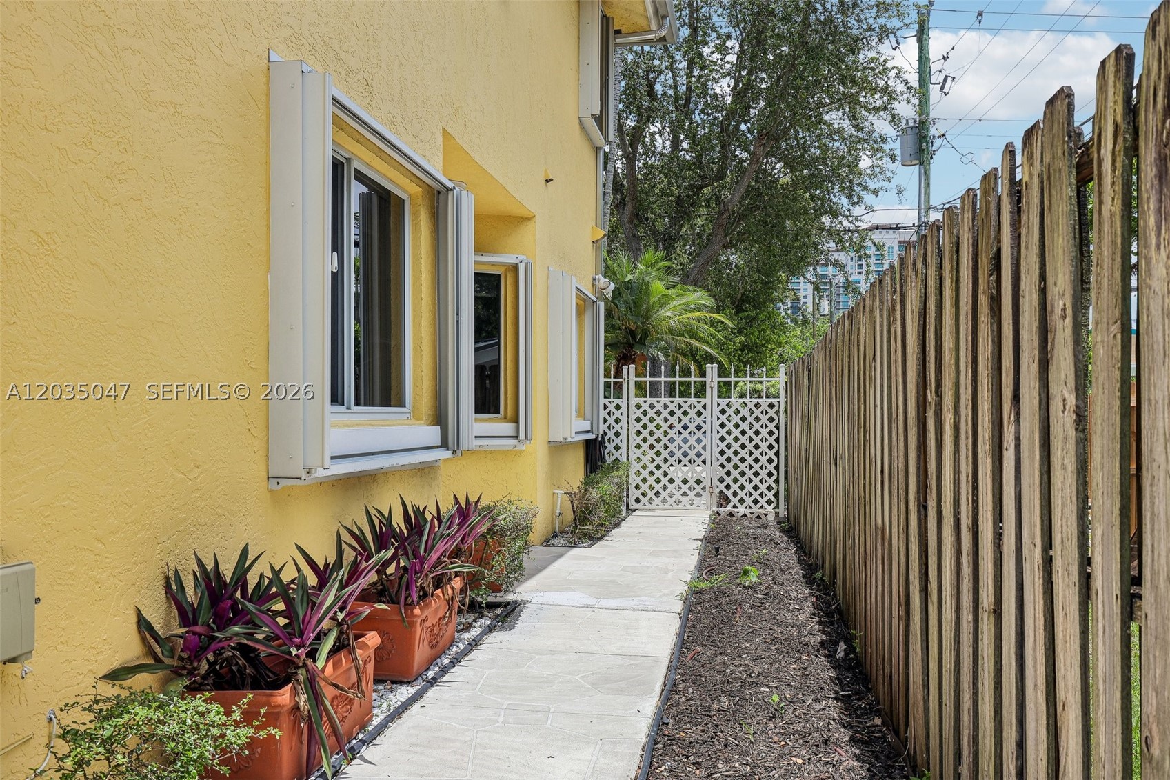 612 SW 6th St, Fort Lauderdale FL 33315