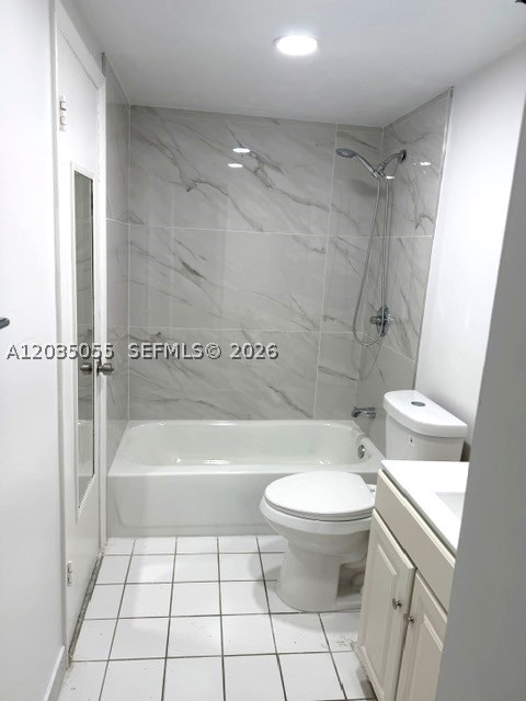 3640 NW 9th St #302, Miami FL 33125