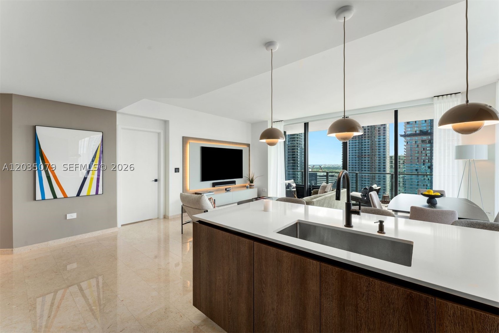 68 SE 6th St #2612, Miami FL 33131