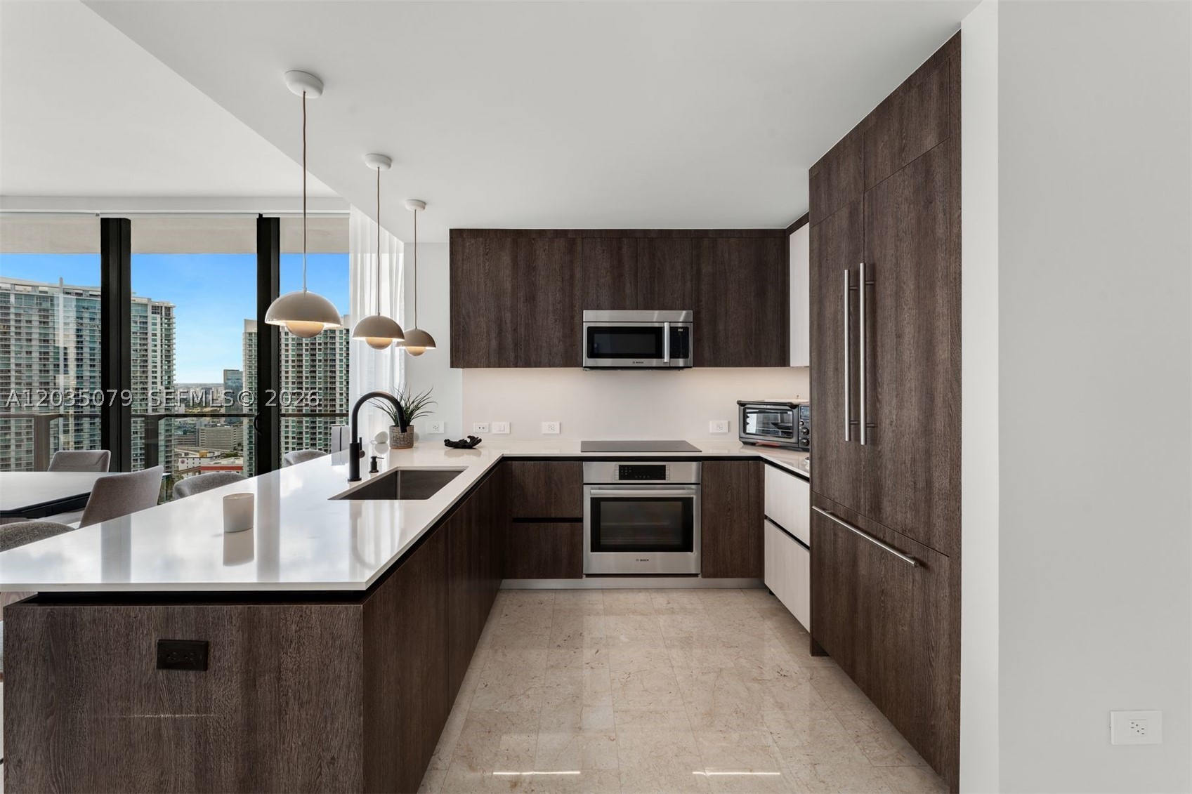 68 SE 6th St #2612, Miami FL 33131