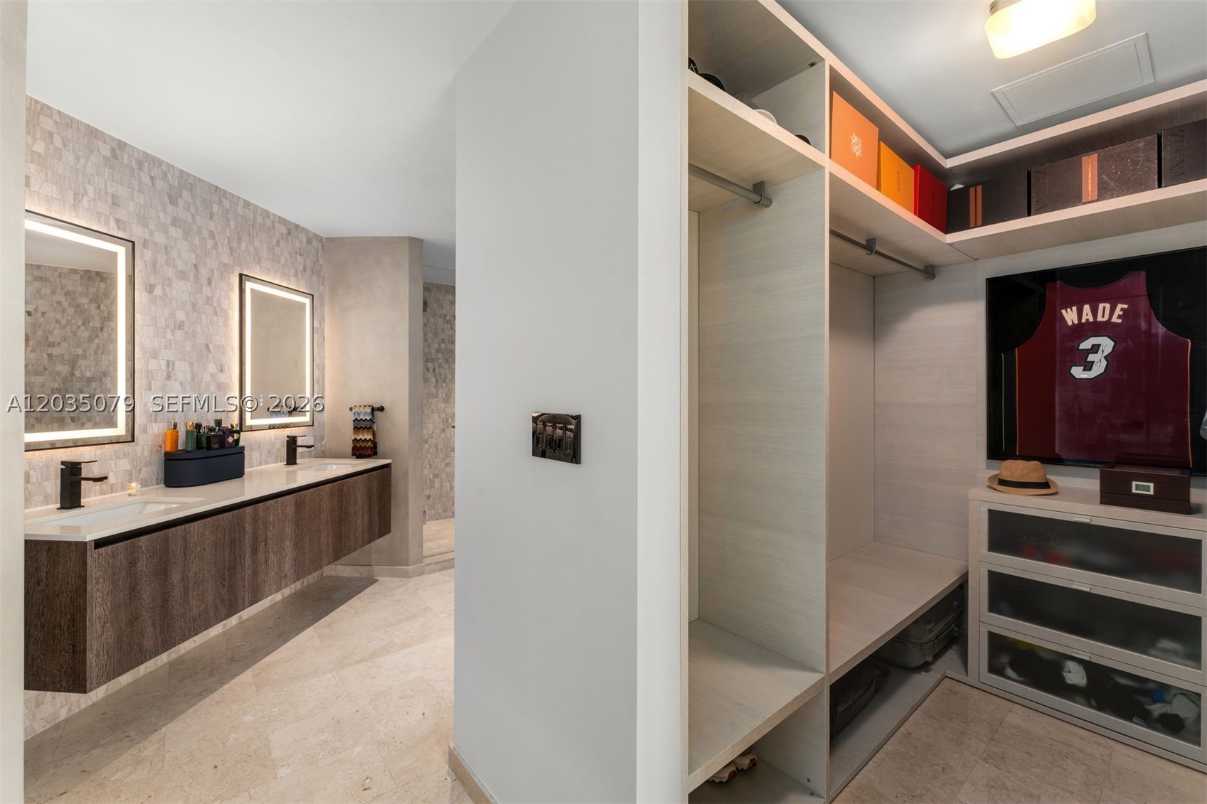 68 SE 6th St #2612, Miami FL 33131