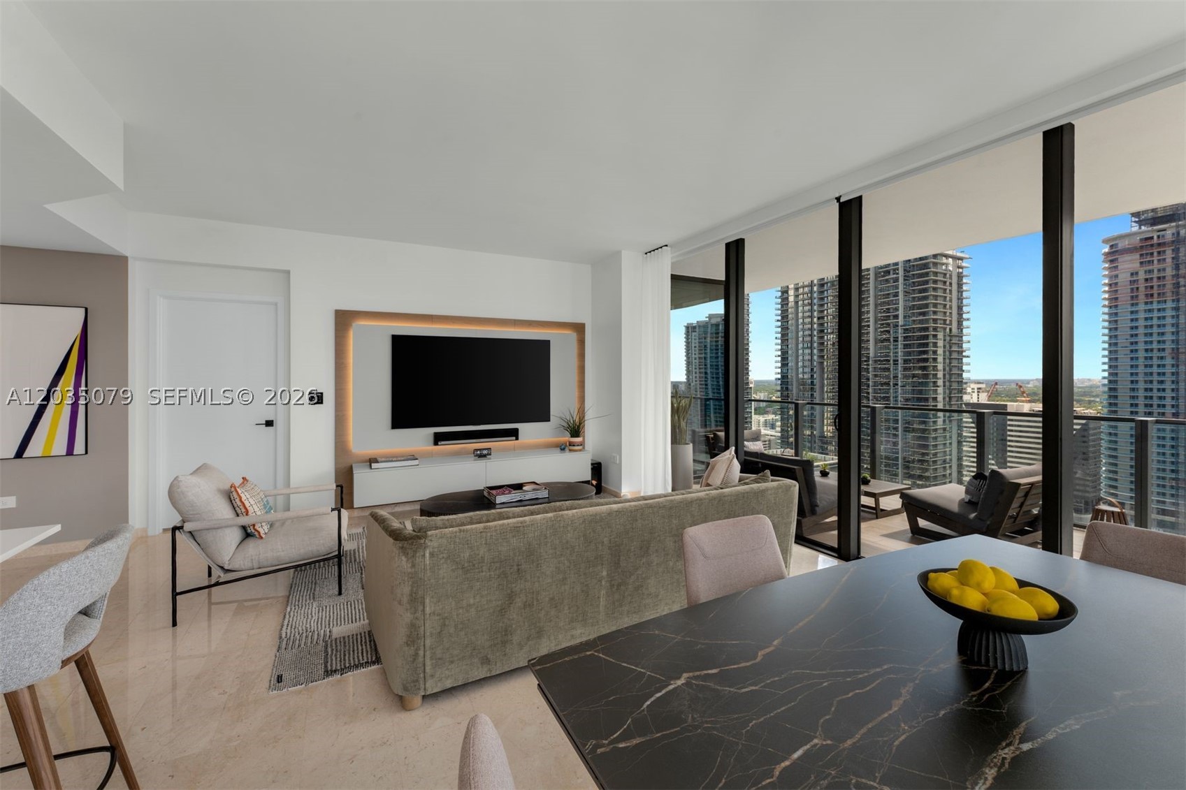 68 SE 6th St #2612, Miami FL 33131