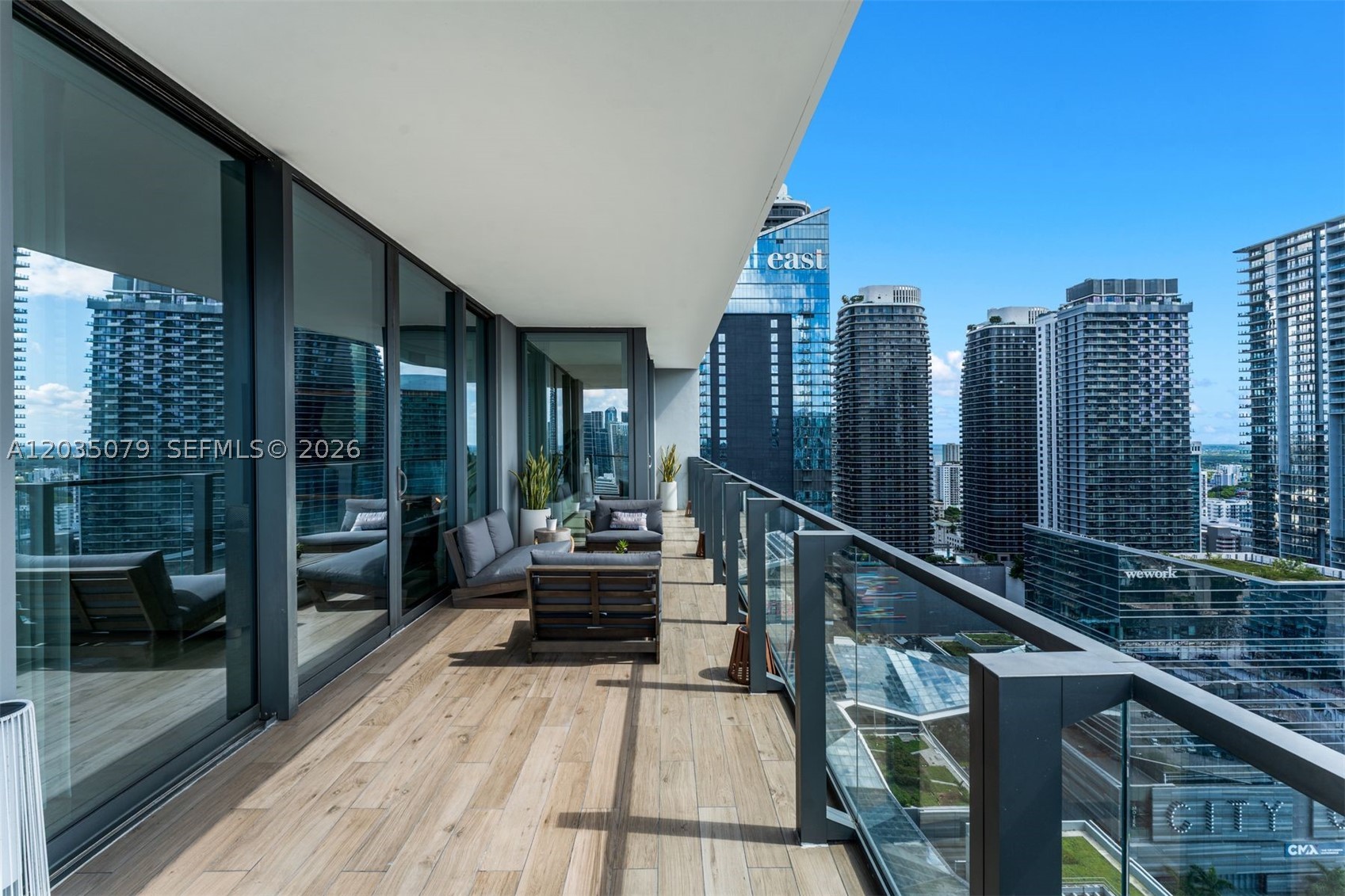 68 SE 6th St #2612, Miami FL 33131