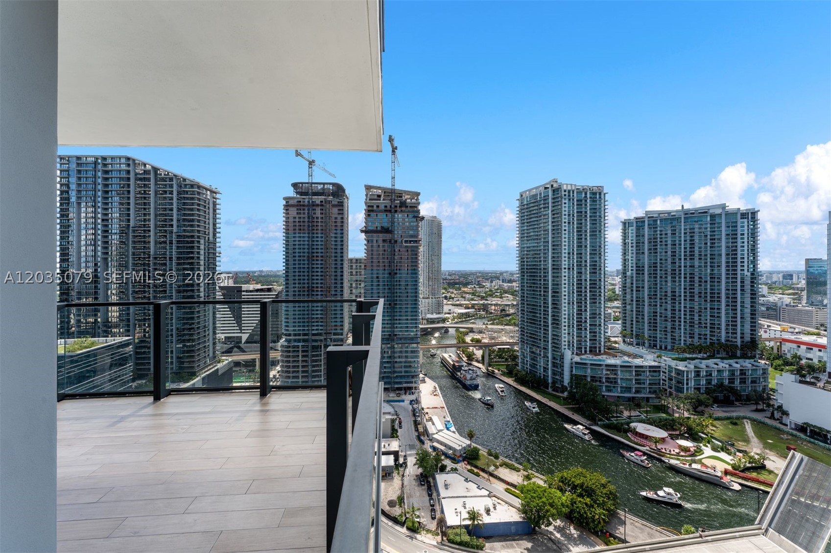 68 SE 6th St #2612, Miami FL 33131