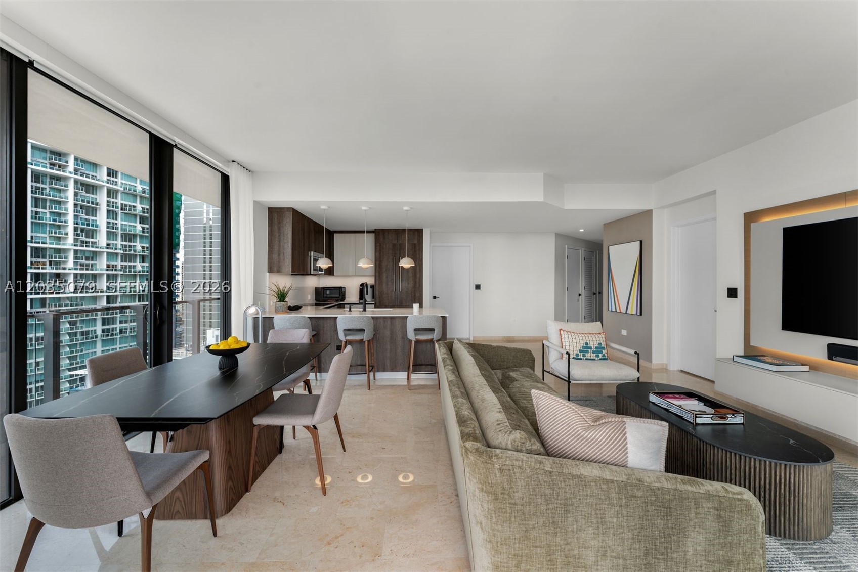 68 SE 6th St #2612, Miami FL 33131
