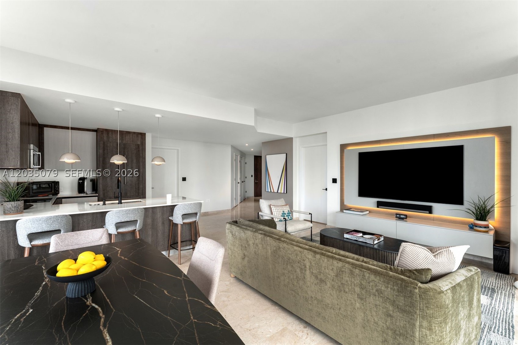 68 SE 6th St #2612, Miami FL 33131