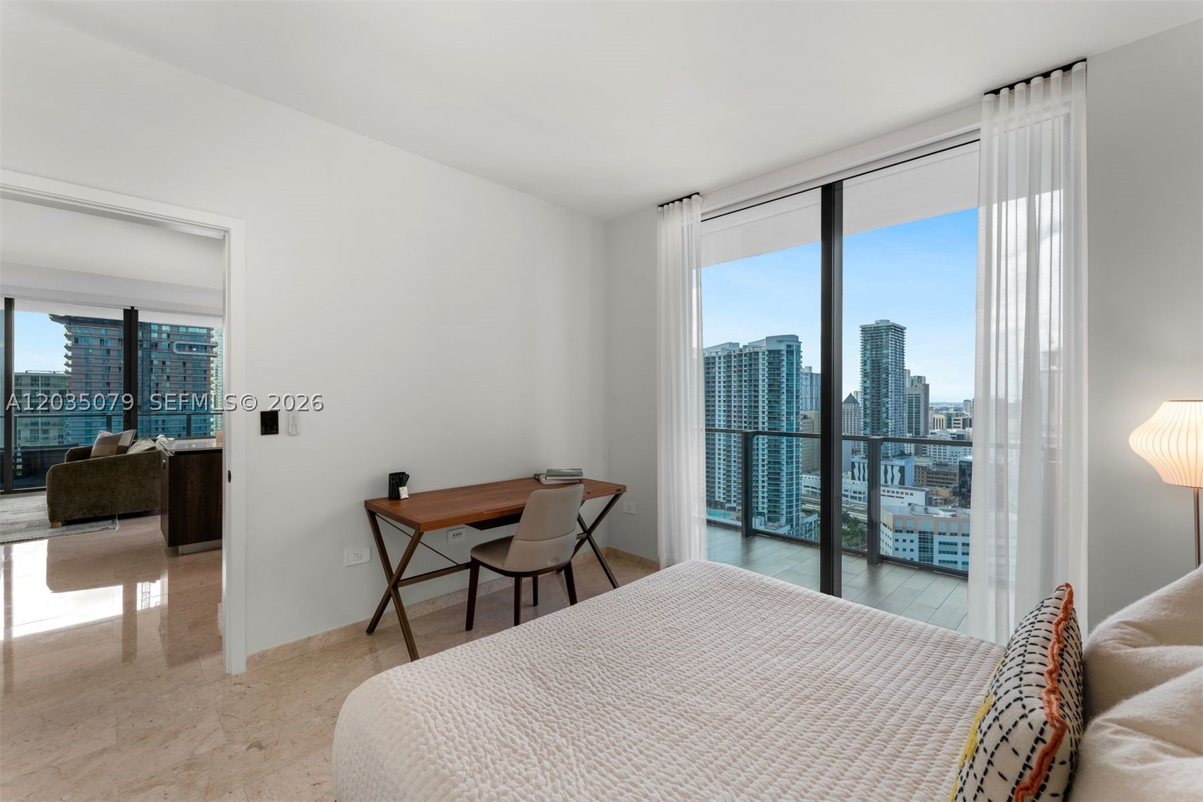68 SE 6th St #2612, Miami FL 33131