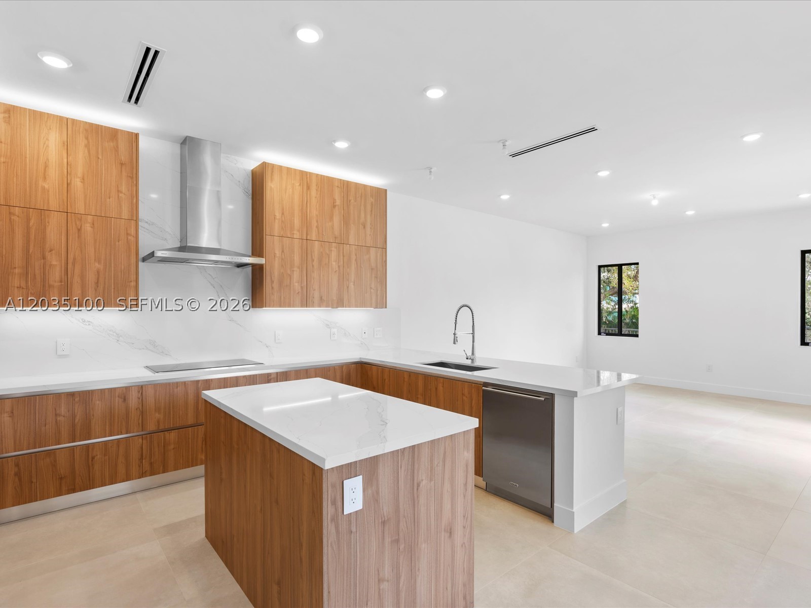 19701 NE 16th Pl, Miami FL 33179