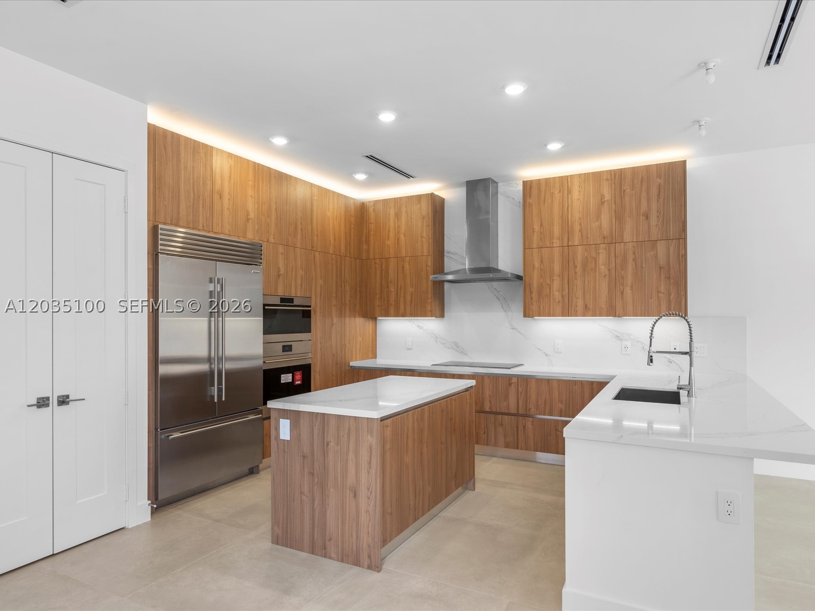 19701 NE 16th Pl, Miami FL 33179