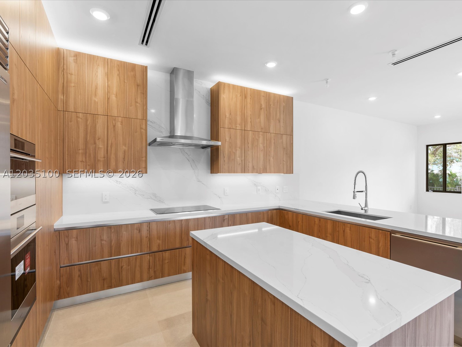 19701 NE 16th Pl, Miami FL 33179