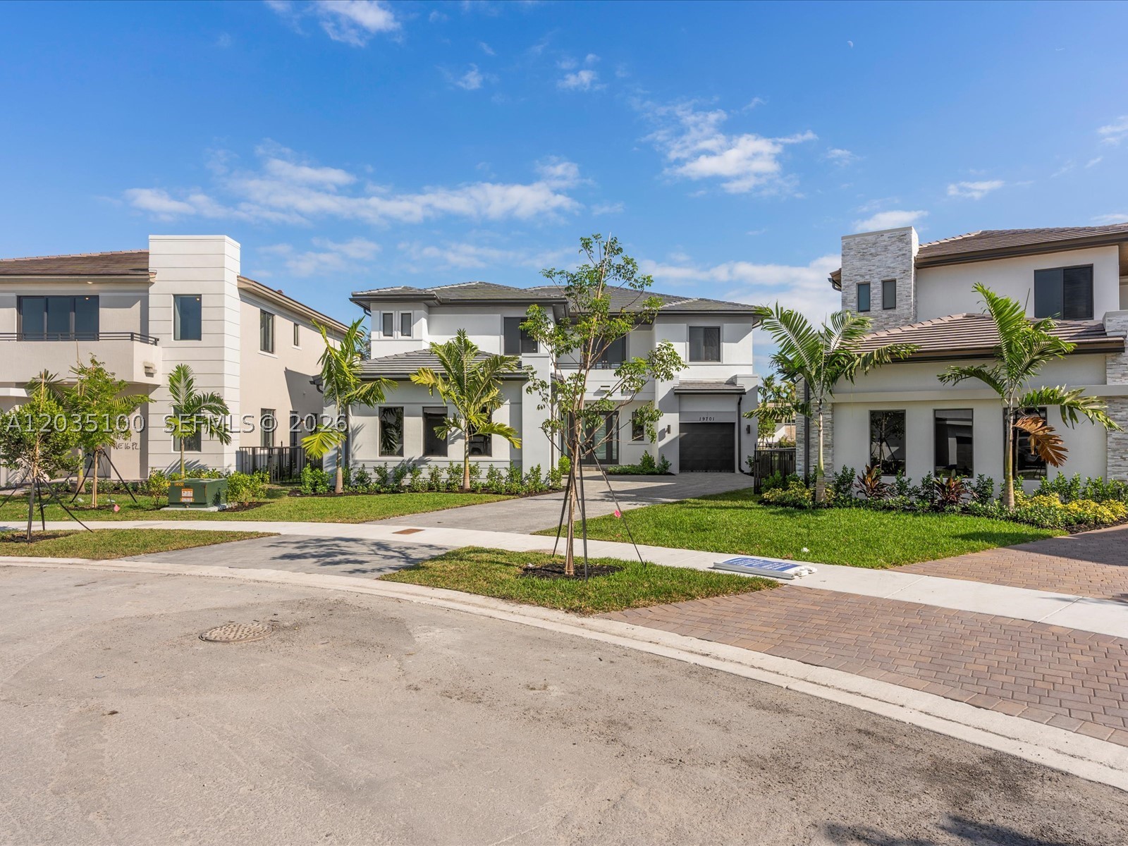 19701 NE 16th Pl, Miami FL 33179