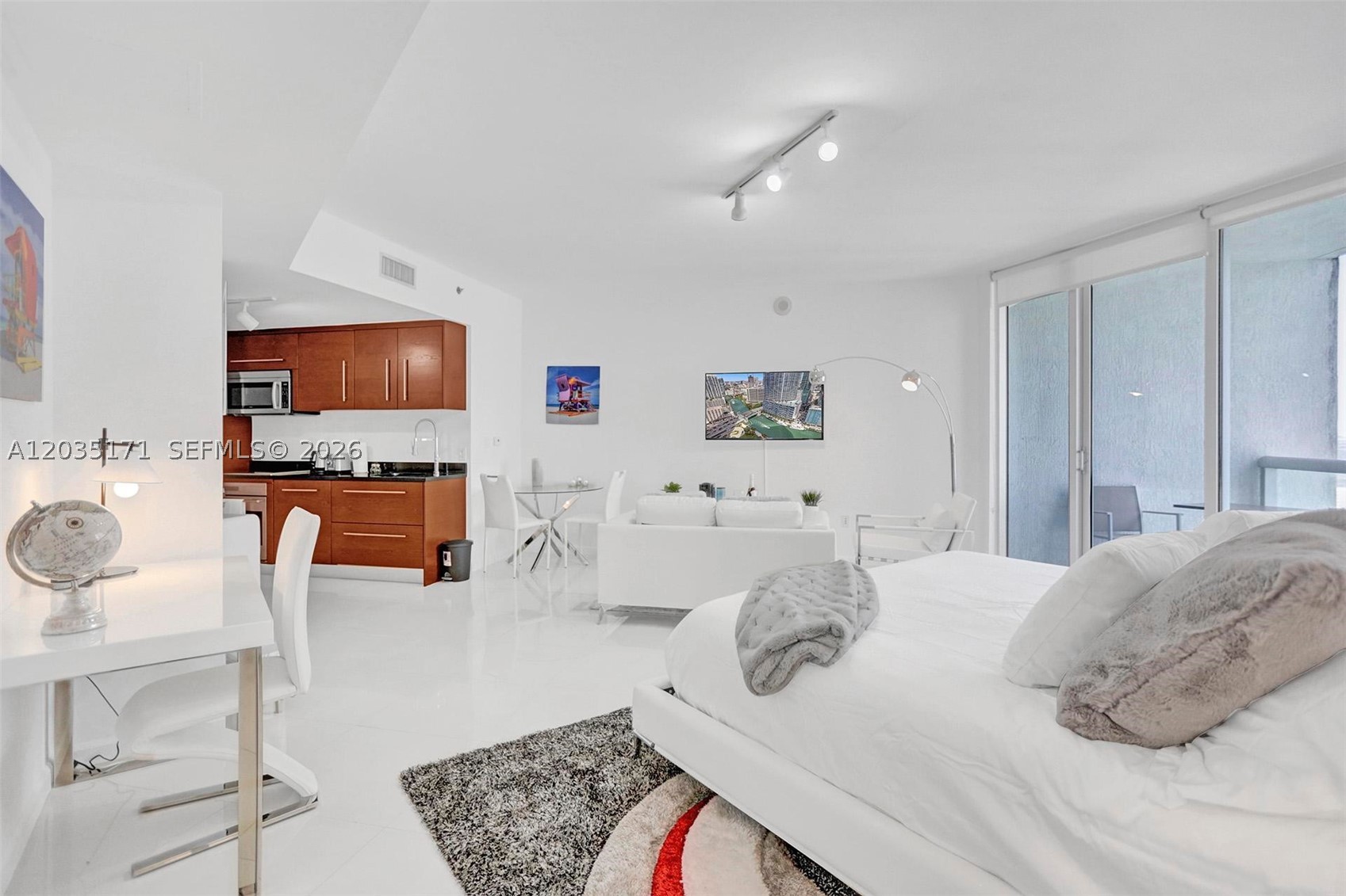 475 Brickell Ave #3408, Miami FL 33131