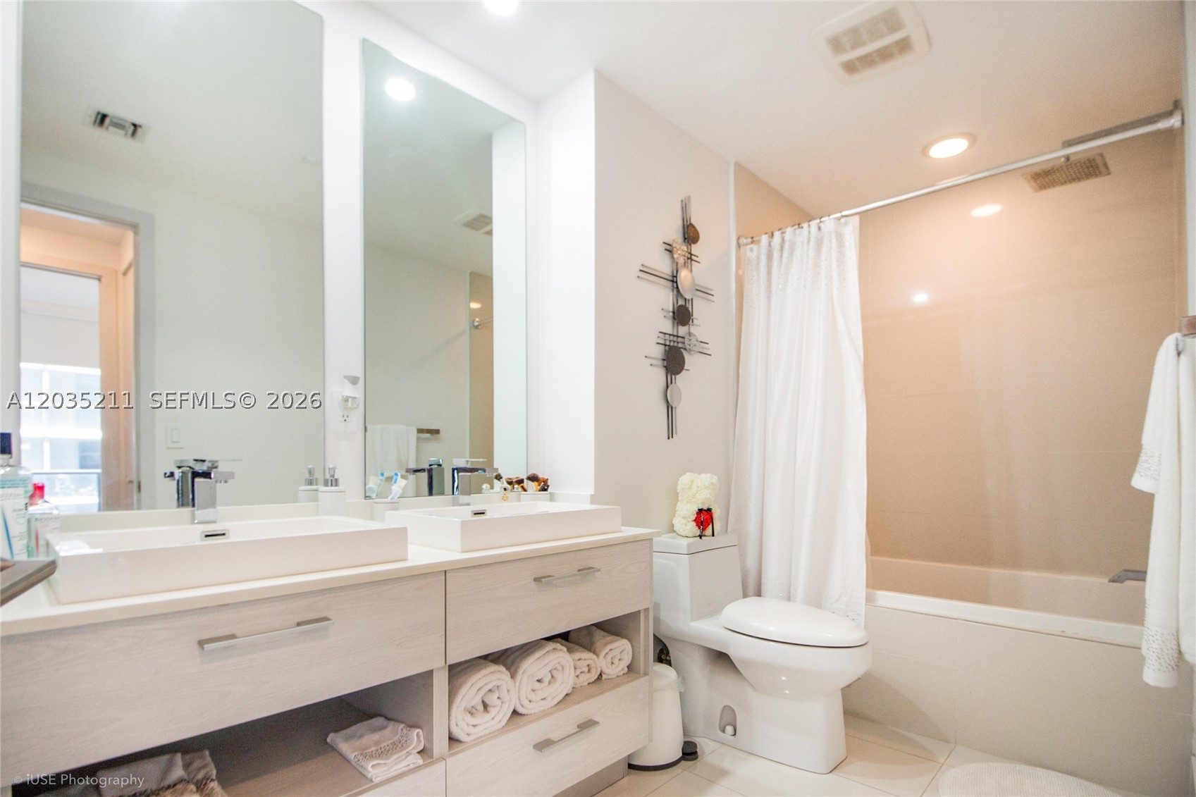 55 SW 9th St #3802, Miami FL 33130