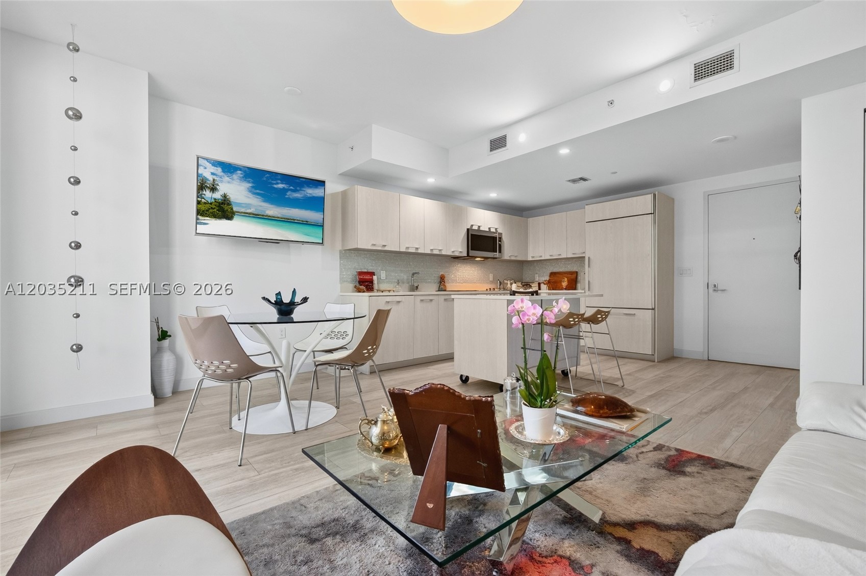 55 SW 9th St #3802, Miami FL 33130
