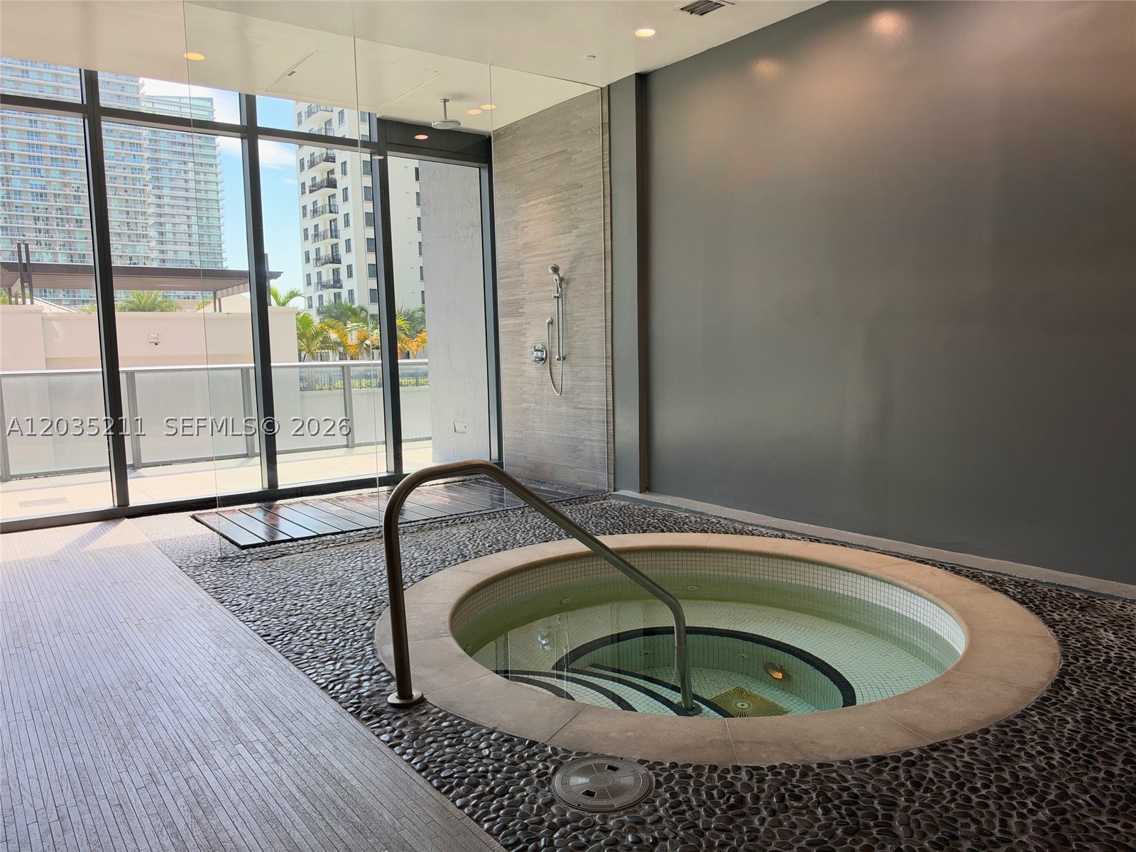 55 SW 9th St #3802, Miami FL 33130