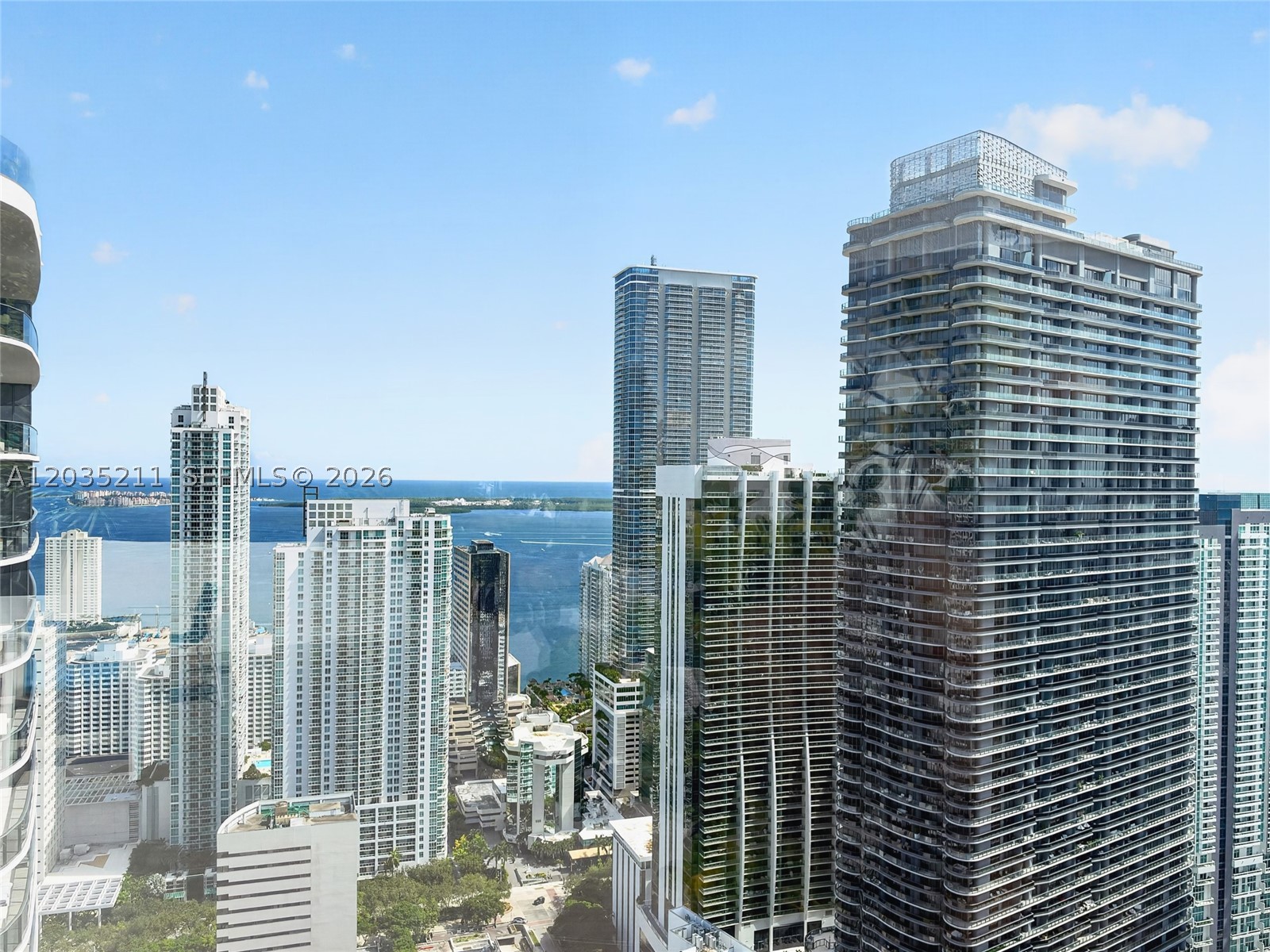 55 SW 9th St #3802, Miami FL 33130