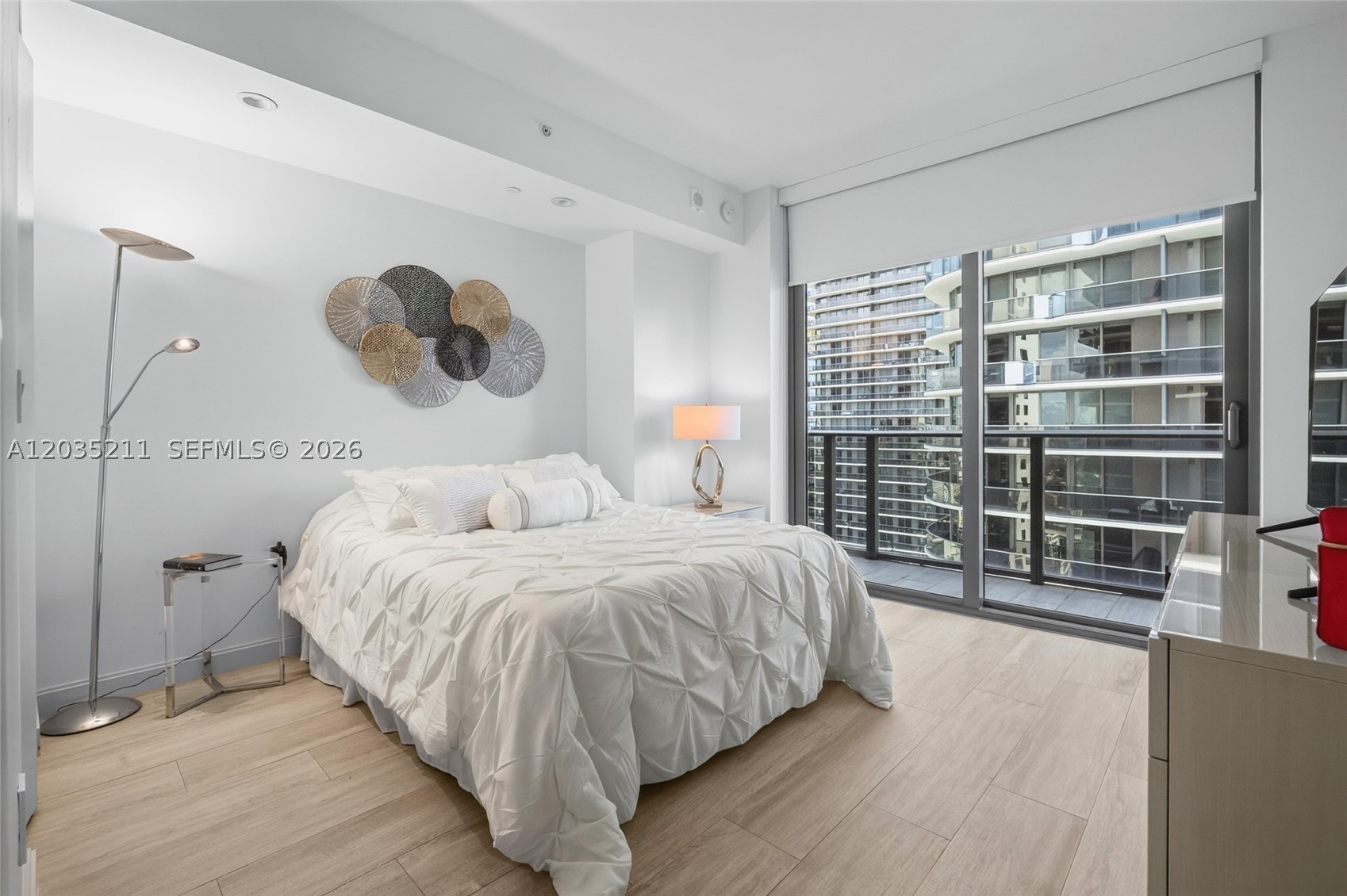 55 SW 9th St #3802, Miami FL 33130