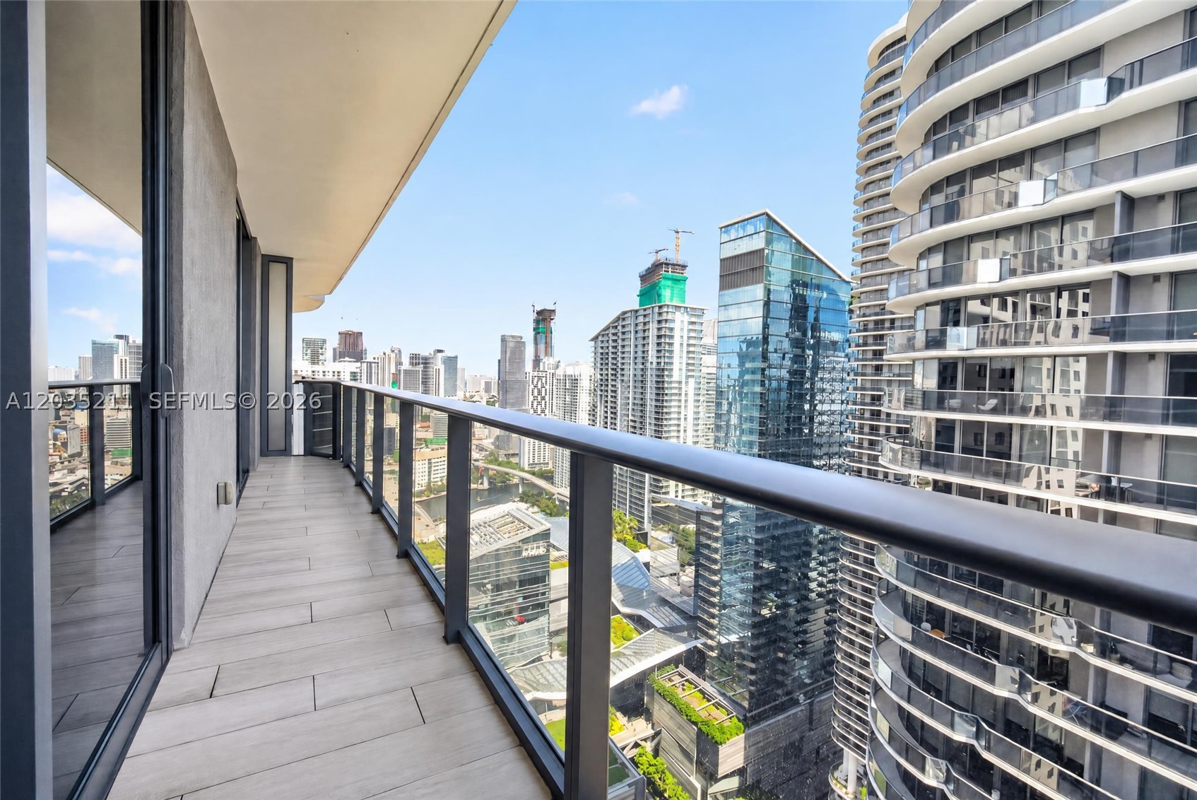 55 SW 9th St #3802, Miami FL 33130