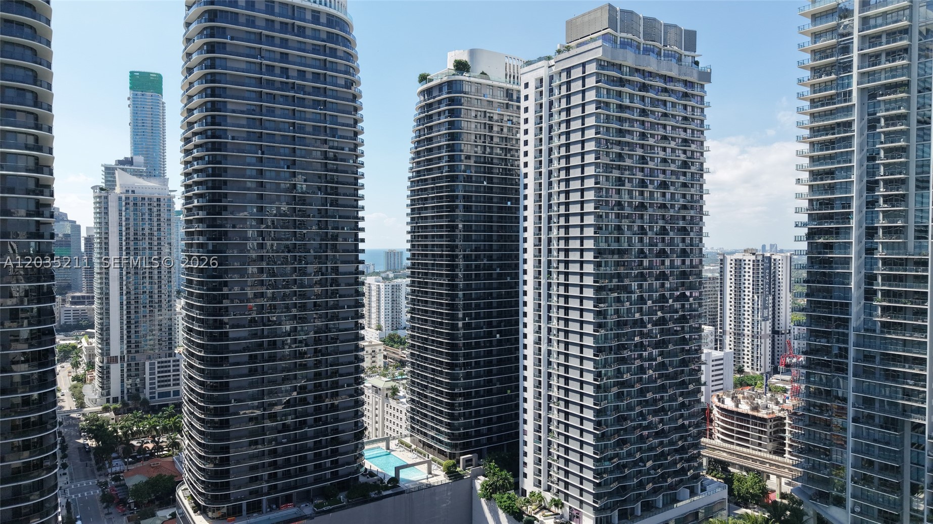 55 SW 9th St #3802, Miami FL 33130
