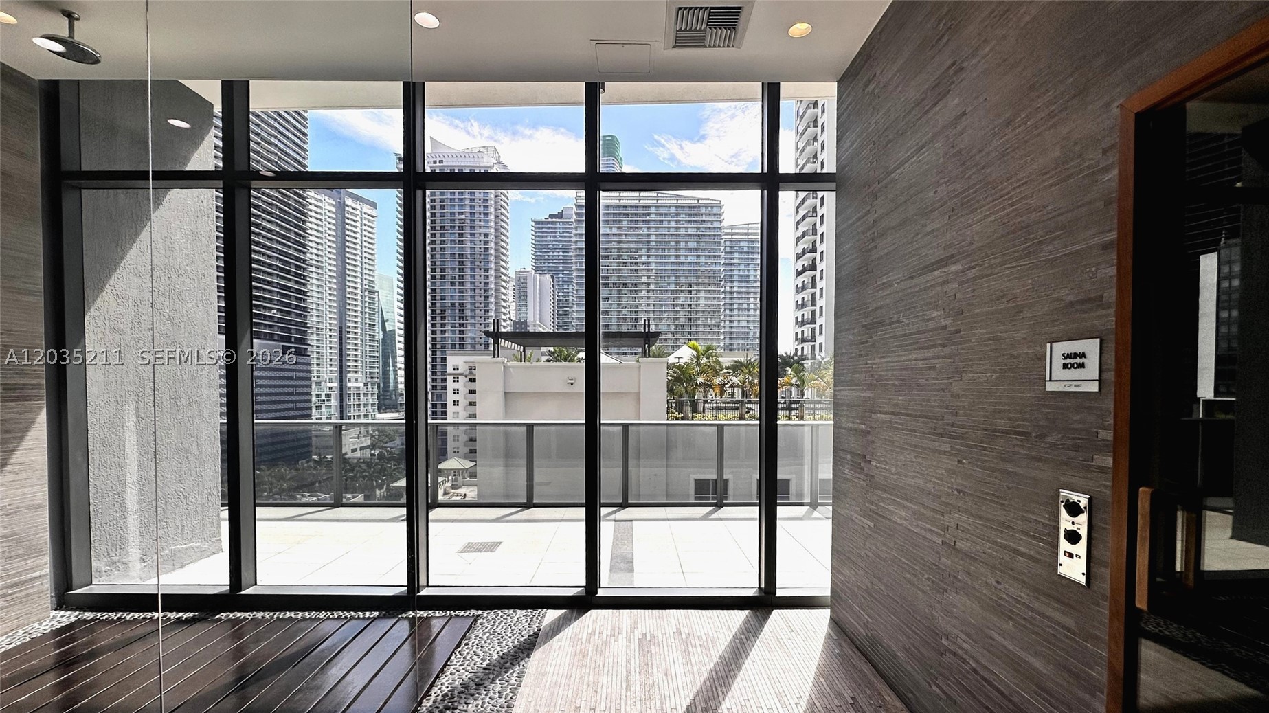 55 SW 9th St #3802, Miami FL 33130