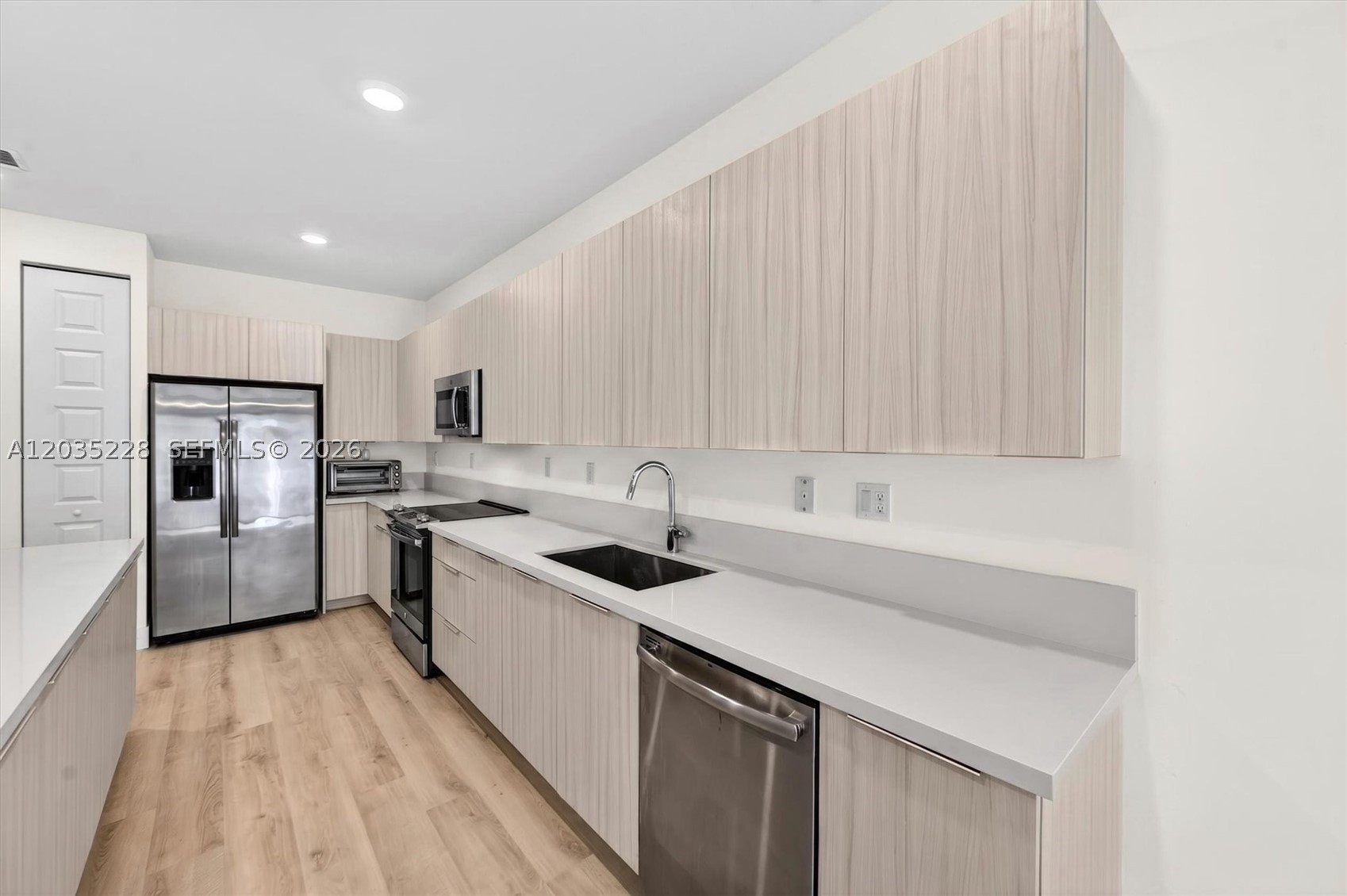 15841 NW 91st Ct, Miami Lakes FL 33018